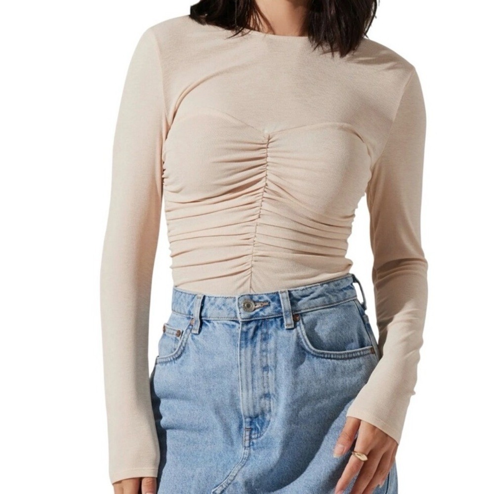 ASTR‎ The Label Ruched Long Sleeve Top - Cream